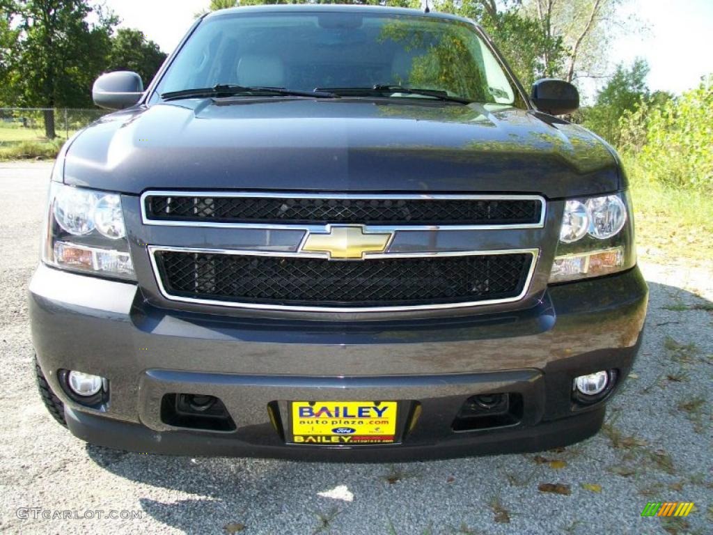 Taupe Gray Metallic Chevrolet Tahoe