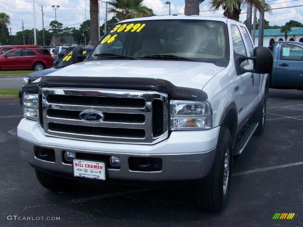 2006 F250 Super Duty FX4 Crew Cab 4x4 - Oxford White / Tan photo #5