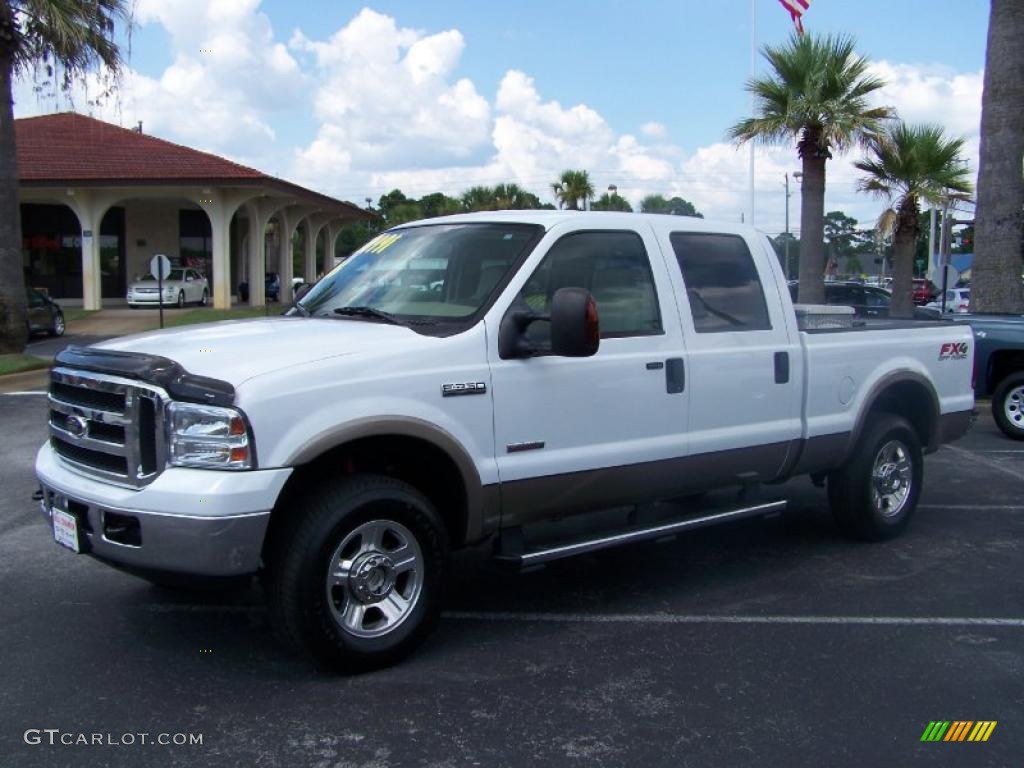 2006 F250 Super Duty FX4 Crew Cab 4x4 - Oxford White / Tan photo #6