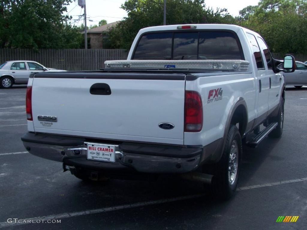 2006 F250 Super Duty FX4 Crew Cab 4x4 - Oxford White / Tan photo #10