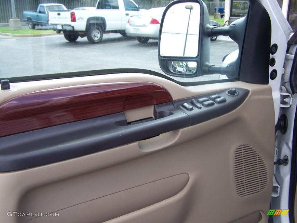 2006 F250 Super Duty FX4 Crew Cab 4x4 - Oxford White / Tan photo #13