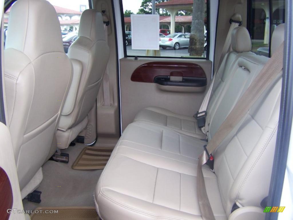 2006 F250 Super Duty FX4 Crew Cab 4x4 - Oxford White / Tan photo #18