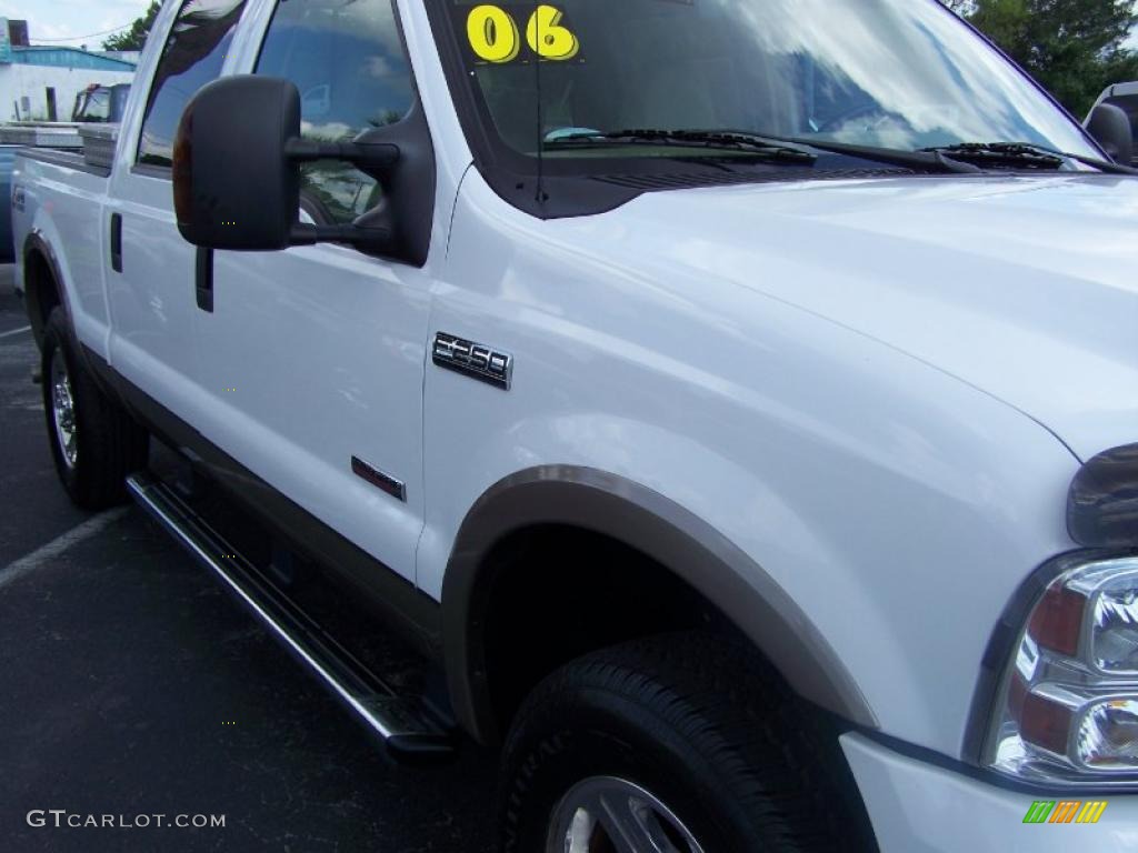2006 F250 Super Duty FX4 Crew Cab 4x4 - Oxford White / Tan photo #21
