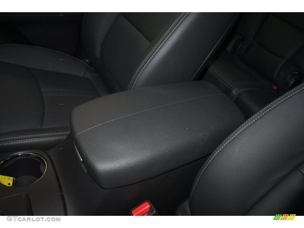 2011 Sorento SX V6 - Bright Silver / Black photo #41