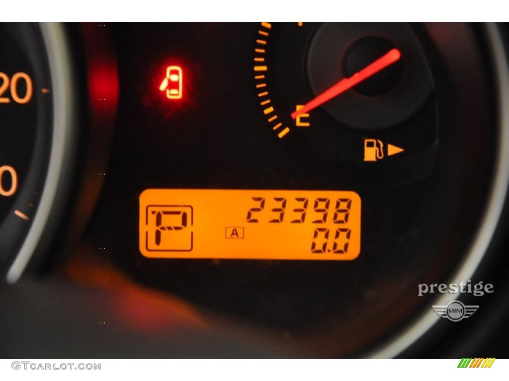 2008 Versa 1.8 S Hatchback - Red Alert / Charcoal photo #16