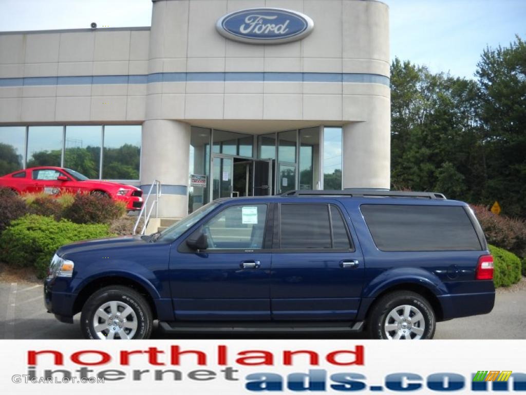 Dark Blue Pearl Metallic Ford Expedition