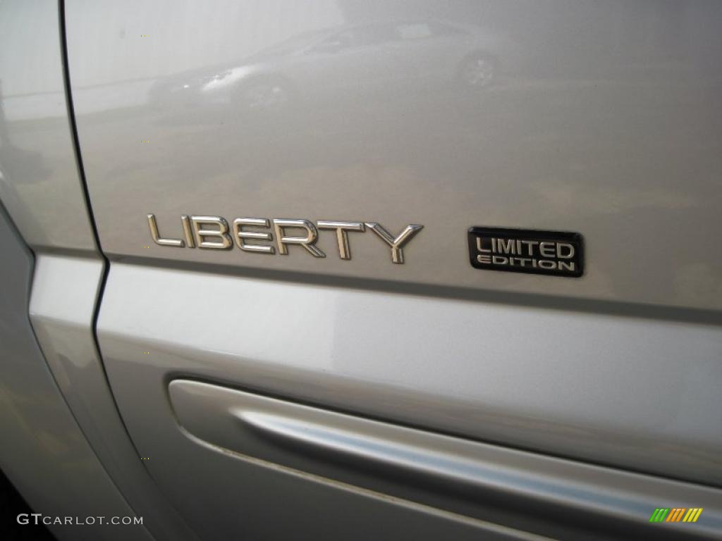 2002 Liberty Limited - Bright Silver Metallic / Taupe photo #20