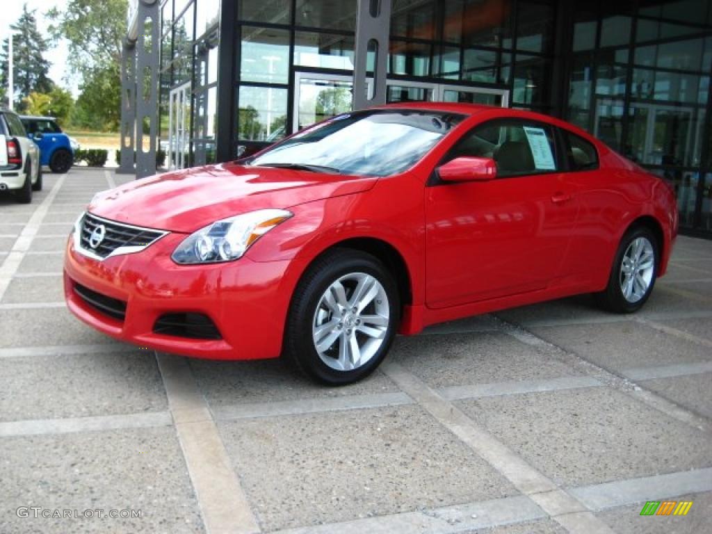 2010 Altima 2.5 S Coupe - Red Alert / Blond photo #4