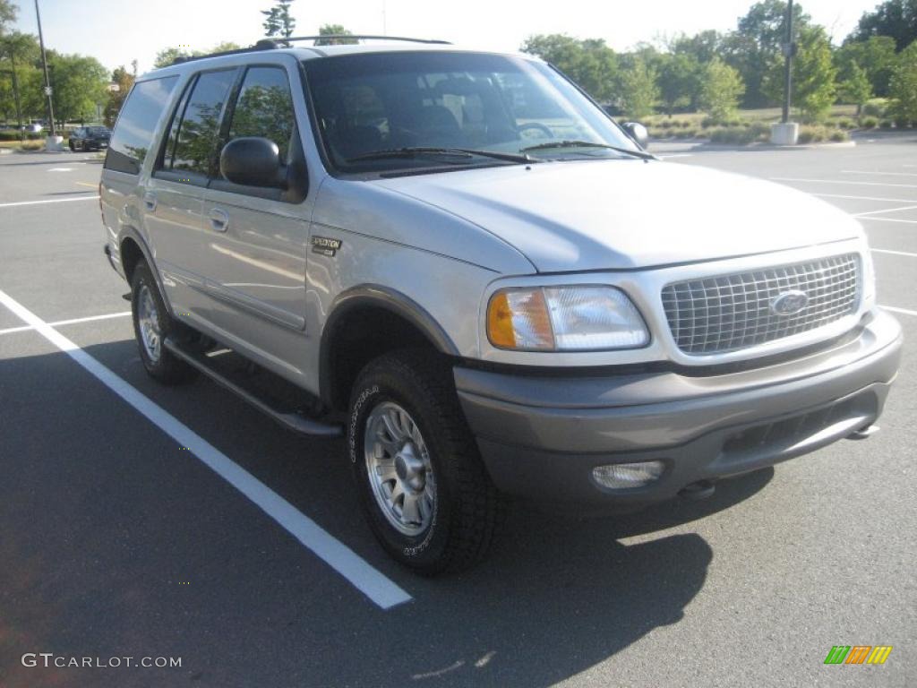 2000 Expedition XLT 4x4 - Silver Metallic / Medium Graphite photo #2