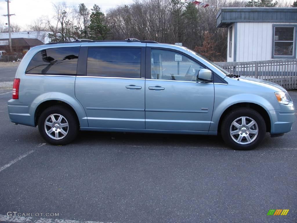 2008 Town & Country Touring - Clearwater Blue Pearlcoat / Medium Slate Gray/Light Shale photo #3