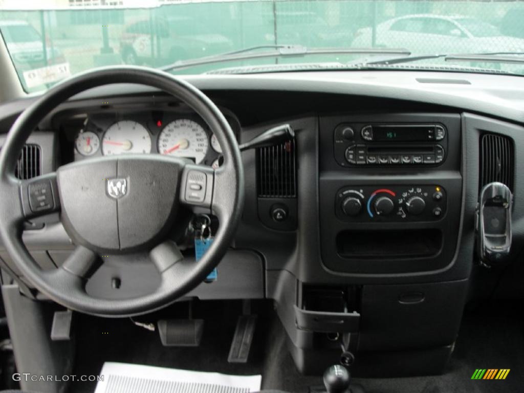 2005 Ram 2500 SLT Quad Cab 4x4 - Black / Dark Slate Gray photo #36