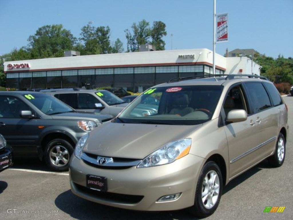 2006 Sienna Limited AWD - Desert Sand Mica / Taupe photo #1