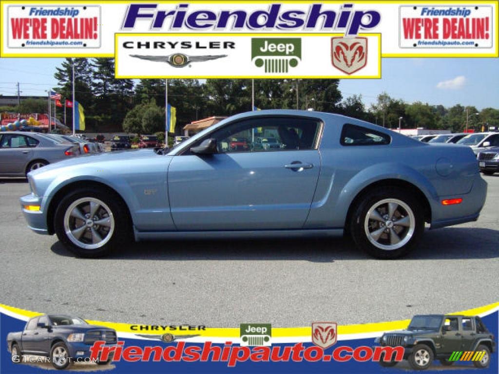 2006 Mustang GT Premium Coupe - Windveil Blue Metallic / Dark Charcoal photo #1