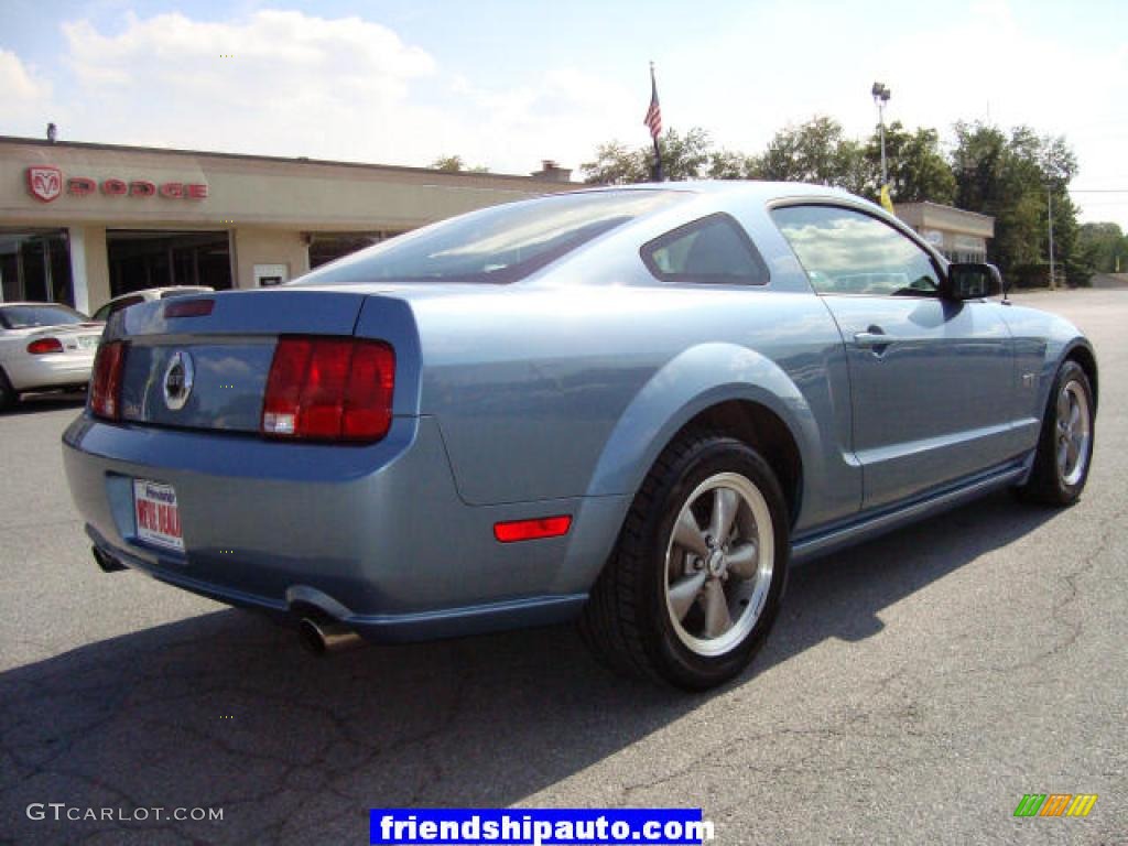 2006 Mustang GT Premium Coupe - Windveil Blue Metallic / Dark Charcoal photo #13