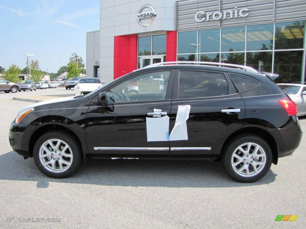 2011 Rogue SL - Wicked Black / Gray photo #2