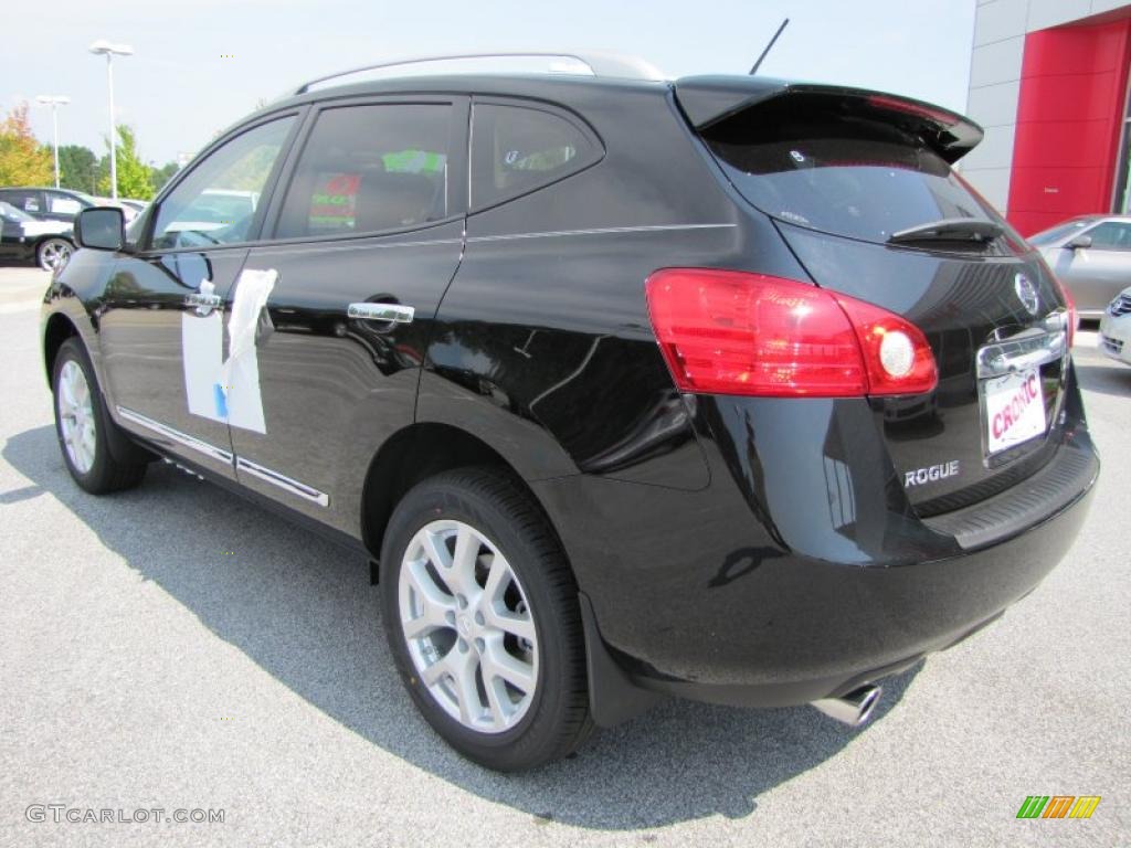 2011 Rogue SL - Wicked Black / Gray photo #3