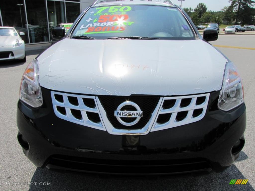 2011 Rogue SL - Wicked Black / Gray photo #8