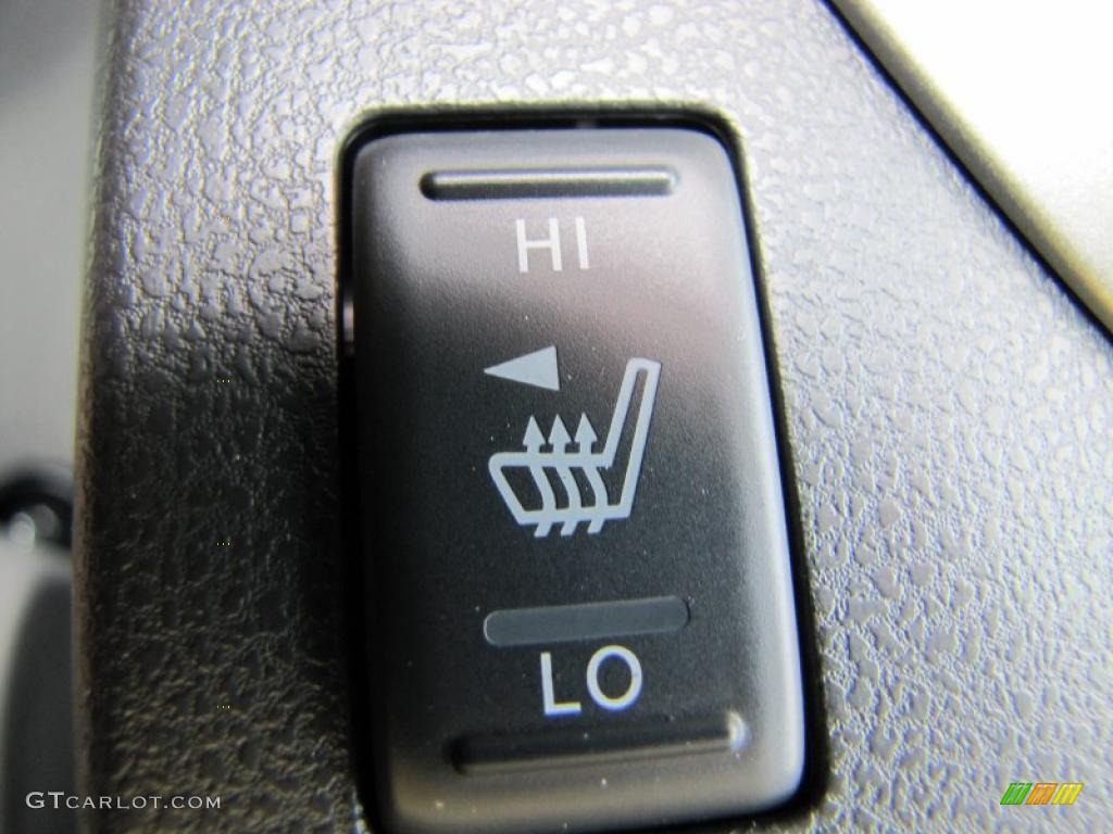 2011 Rogue SL - Wicked Black / Gray photo #16
