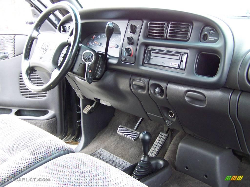 2001 Ram 1500 Sport Regular Cab 4x4 - Black / Agate photo #11