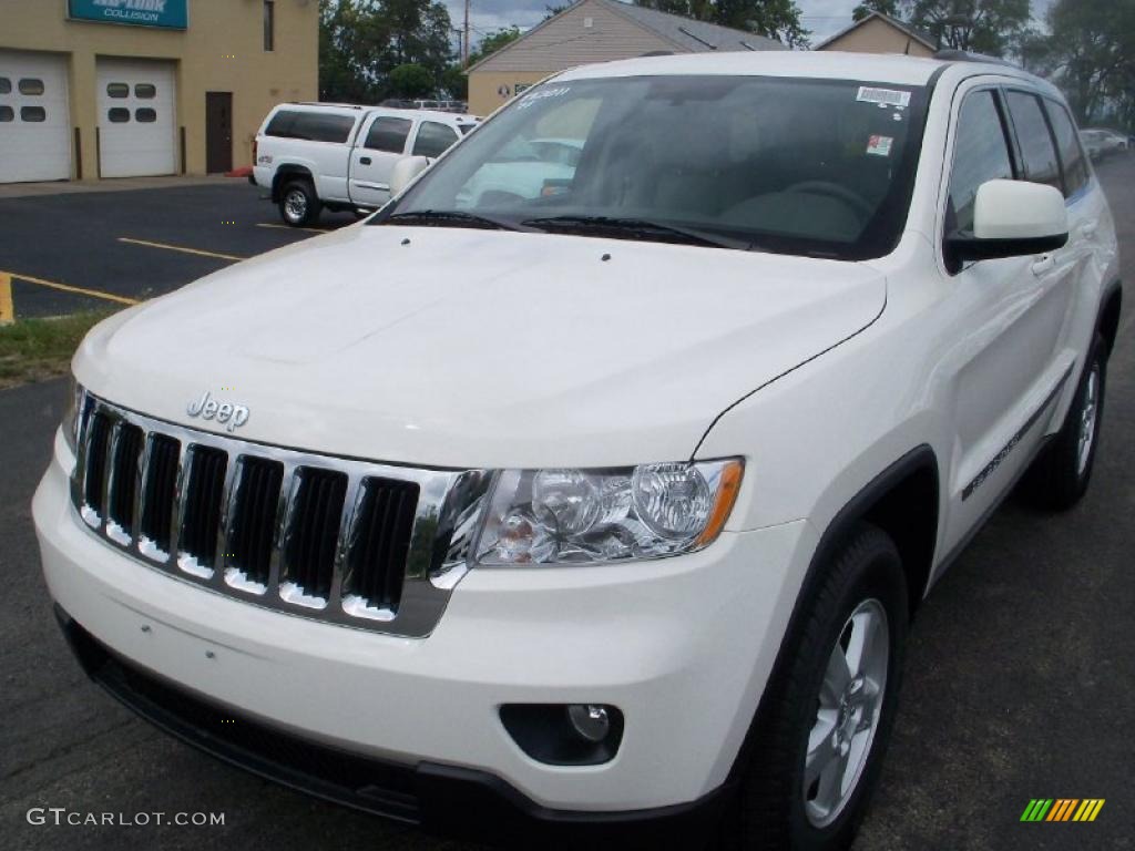 2011 Grand Cherokee Laredo 4x4 - Stone White / Dark Graystone/Medium Graystone photo #1