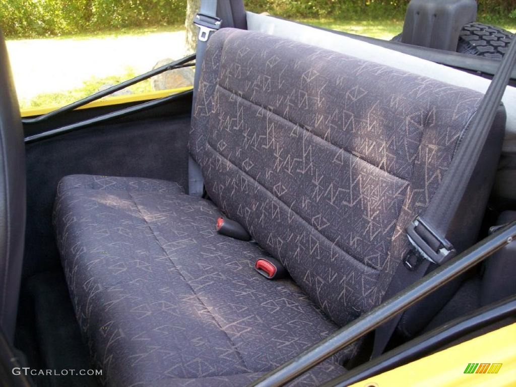 2001 Wrangler SE 4x4 - Solar Yellow / Agate Black photo #38