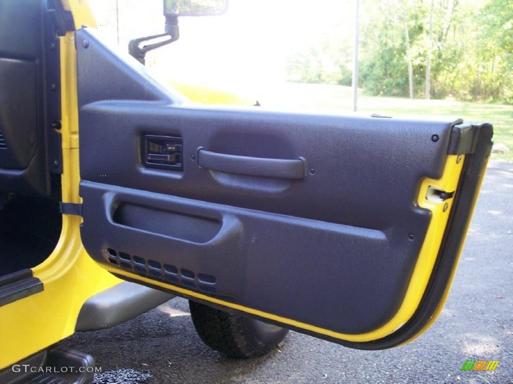 2001 Wrangler SE 4x4 - Solar Yellow / Agate Black photo #42