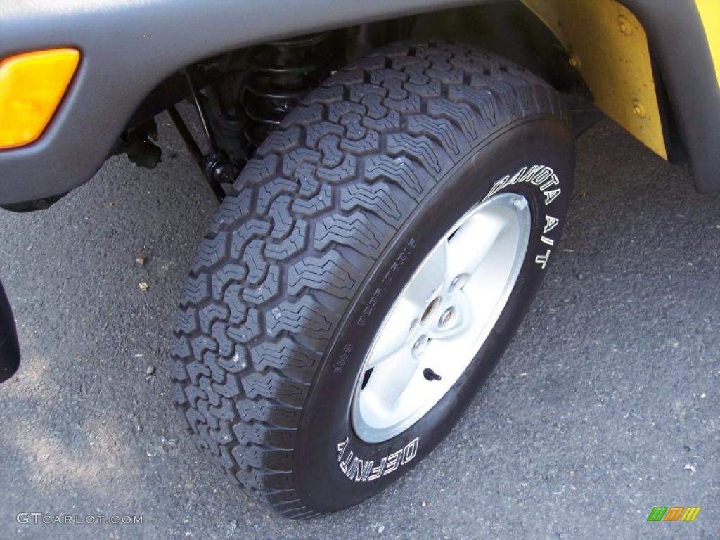 2001 Wrangler SE 4x4 - Solar Yellow / Agate Black photo #50