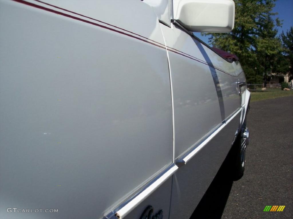 1983 Riviera Convertible - White / Red photo #28