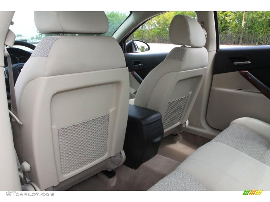 2007 G6 V6 Sedan - Ivory White / Light Taupe photo #21