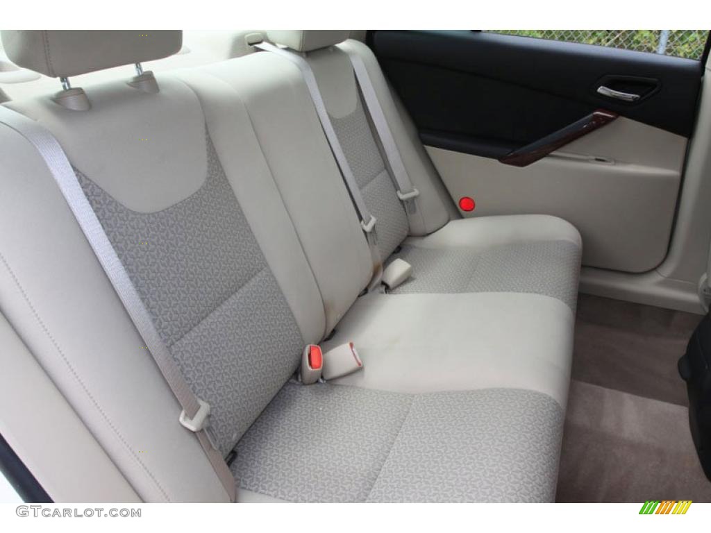 2007 G6 V6 Sedan - Ivory White / Light Taupe photo #23