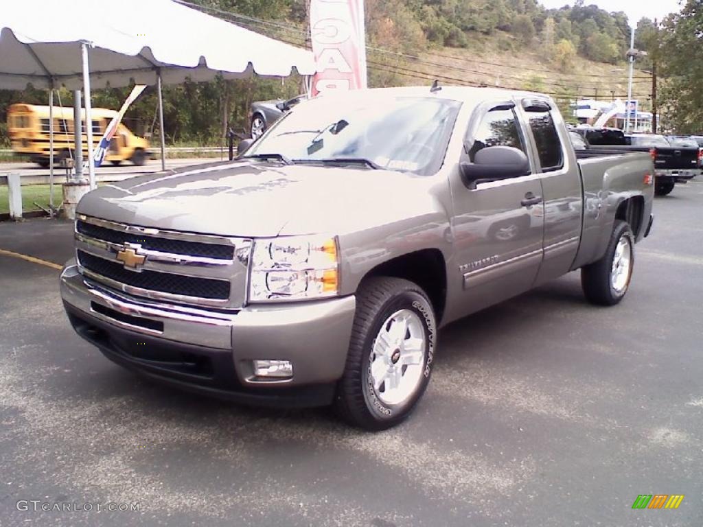 2009 Silverado 1500 LT Extended Cab 4x4 - Graystone Metallic / Ebony photo #1