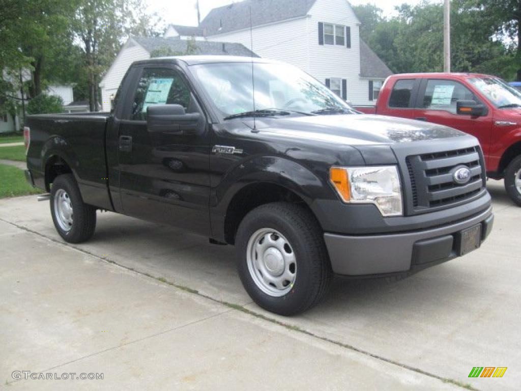 2010 F150 XL Regular Cab - Tuxedo Black / Medium Stone photo #3