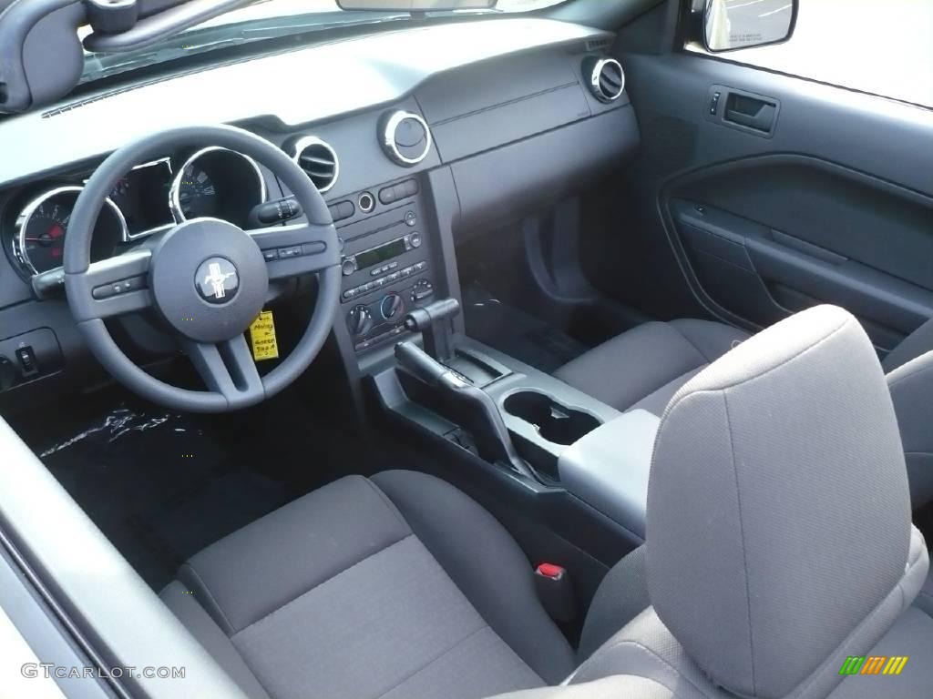 2006 Mustang V6 Deluxe Convertible - Legend Lime Metallic / Light Graphite photo #15