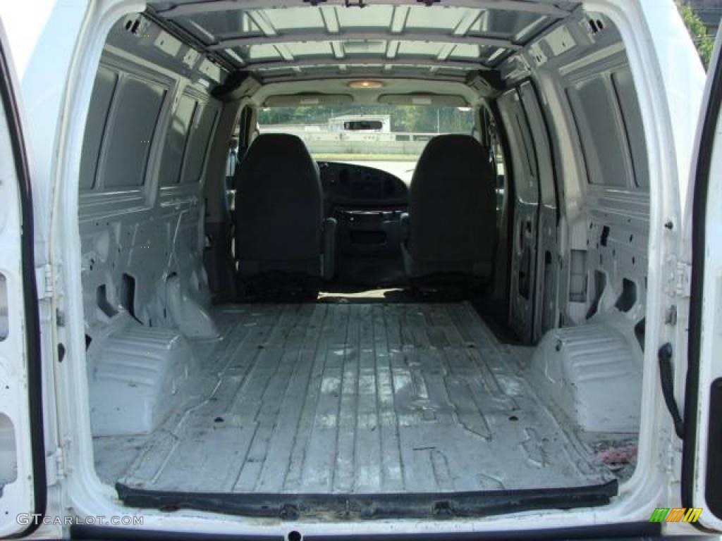 2007 E Series Van E150 Cargo - Oxford White / Medium Flint Grey photo #13