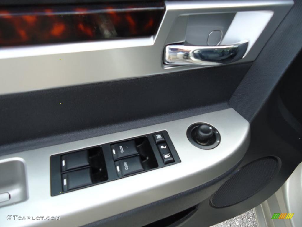 2009 Sebring Limited Sedan - Light Sandstone Metallic / Dark Slate Gray photo #30