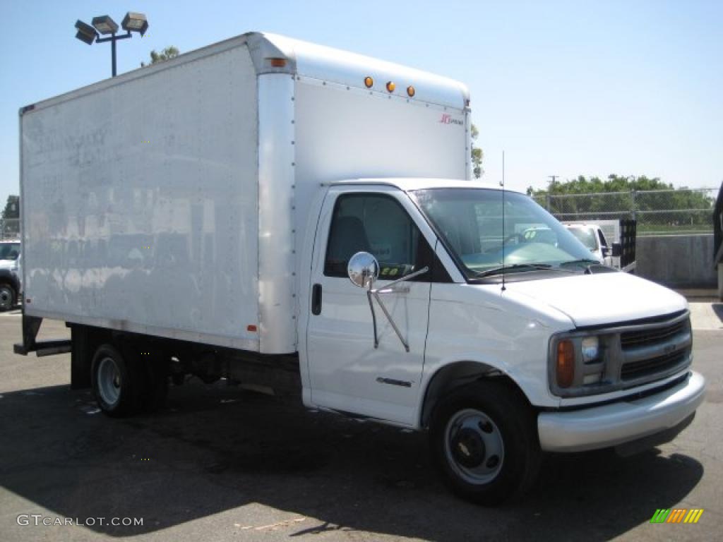 2001 Express Cutaway 3500 Commercial Moving Truck - Summit White / Medium Gray photo #1