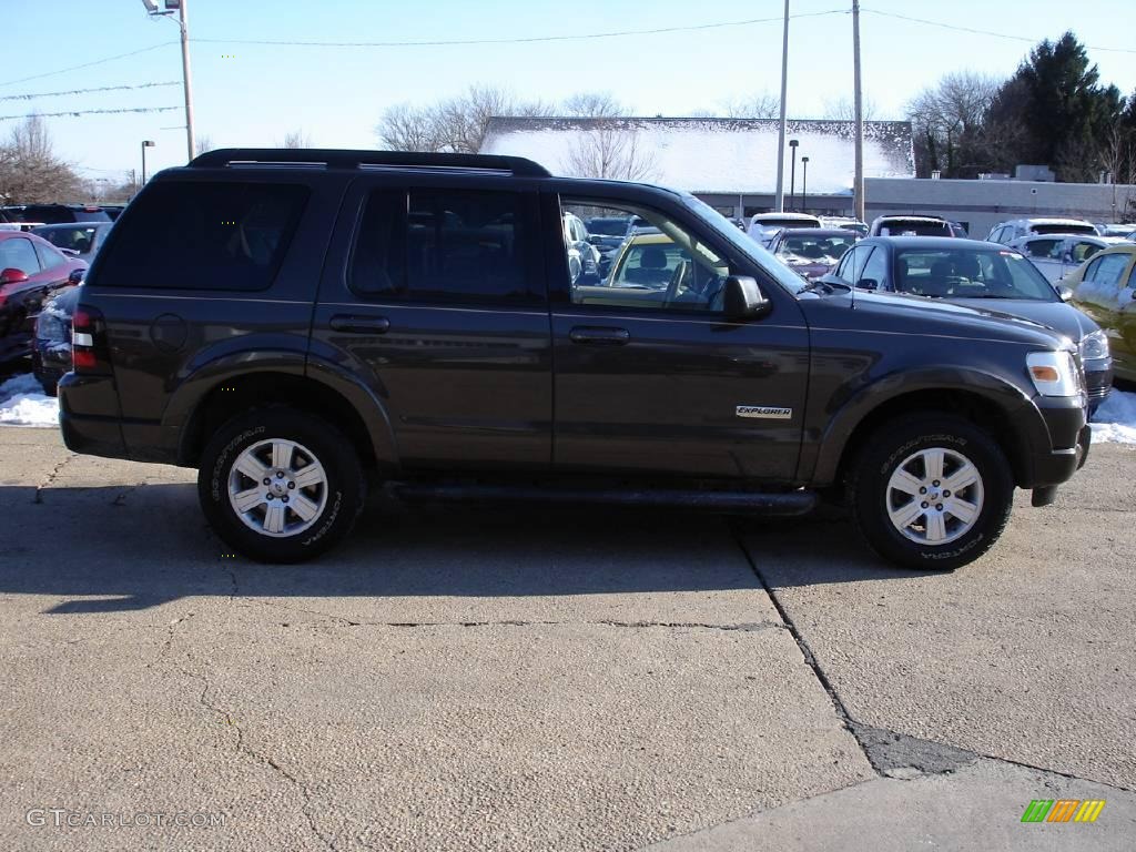 2007 Explorer XLT 4x4 - Dark Stone Metallic / Camel photo #3