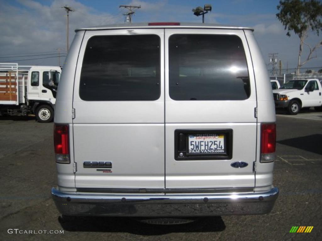 2007 E Series Van E350 Super Duty XLT 15 Passenger - Silver Metallic / Medium Flint Grey photo #5