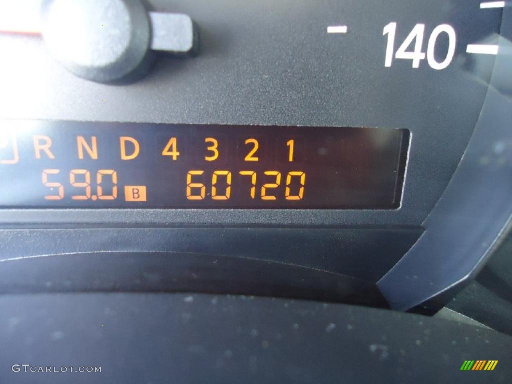 2004 Titan XE Crew Cab - Copper / Sand/Steel photo #31