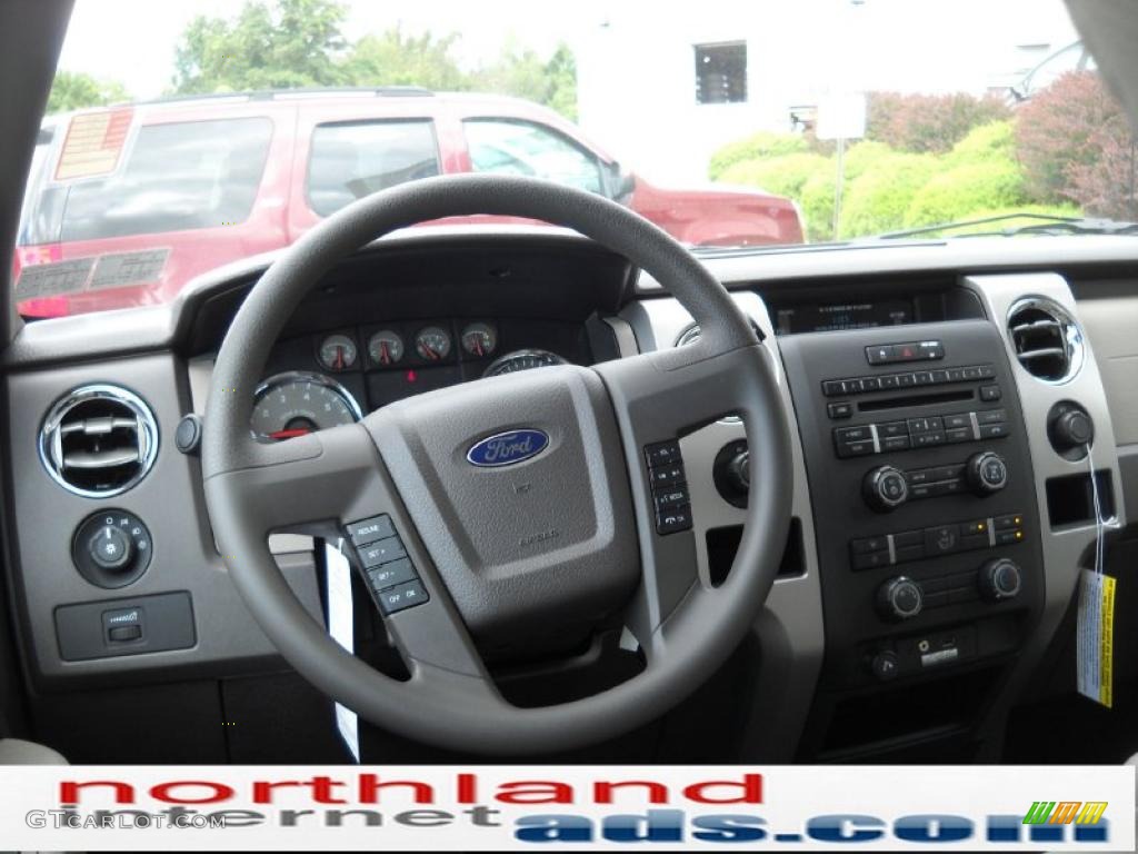 2010 F150 XLT SuperCrew 4x4 - Ingot Silver Metallic / Medium Stone photo #14
