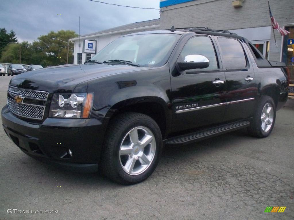 2010 Avalanche LTZ 4x4 - Black / Ebony photo #1