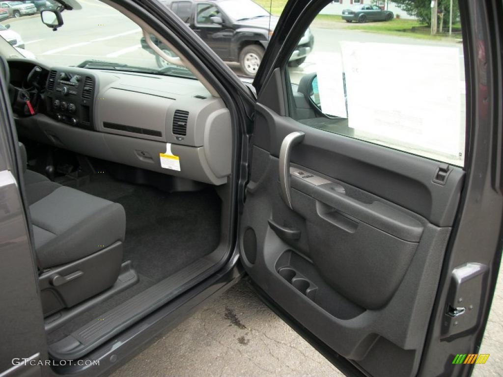 2010 Silverado 1500 LS Crew Cab 4x4 - Taupe Gray Metallic / Dark Titanium photo #19