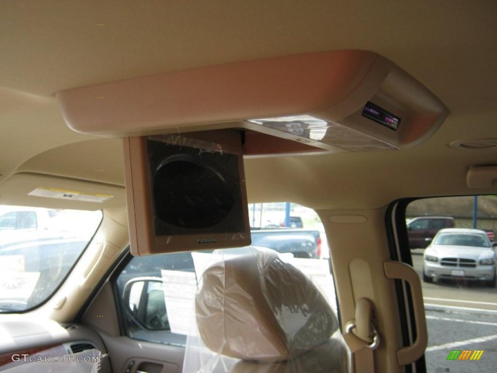 2011 Tahoe LT - Summit White / Light Cashmere/Dark Cashmere photo #13