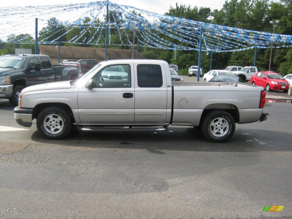 2004 Silverado 1500 LS Extended Cab - Silver Birch Metallic / Dark Charcoal photo #2