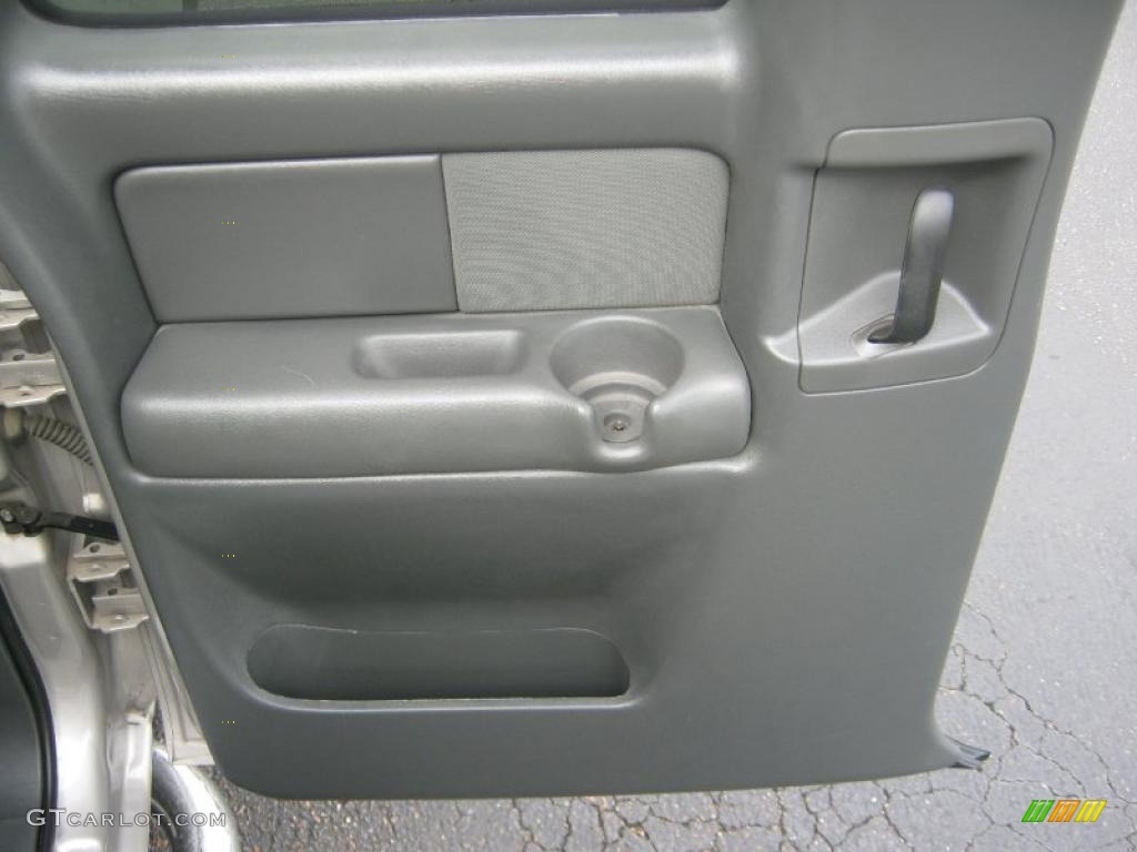 2004 Silverado 1500 LS Extended Cab - Silver Birch Metallic / Dark Charcoal photo #16