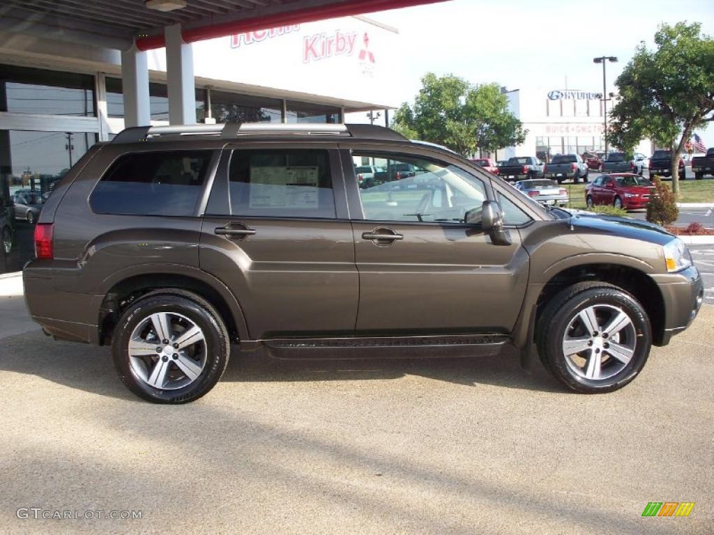 2011 Endeavor SE AWD - Carbon Pearl / Black photo #5