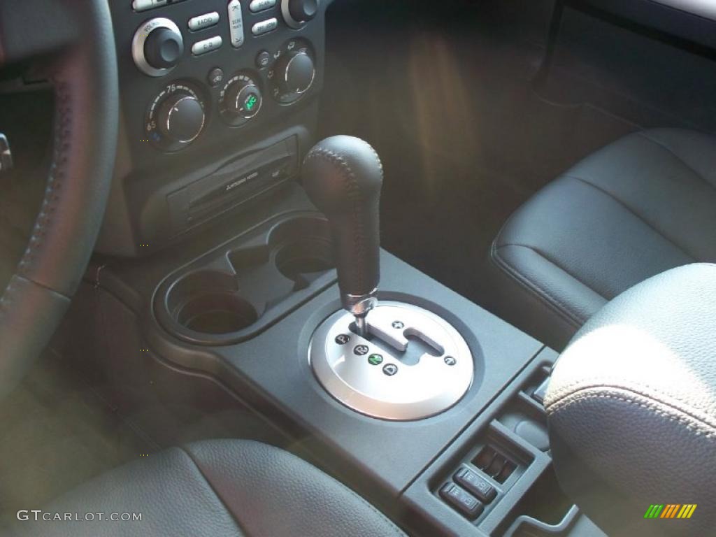2011 Endeavor SE AWD - Carbon Pearl / Black photo #16