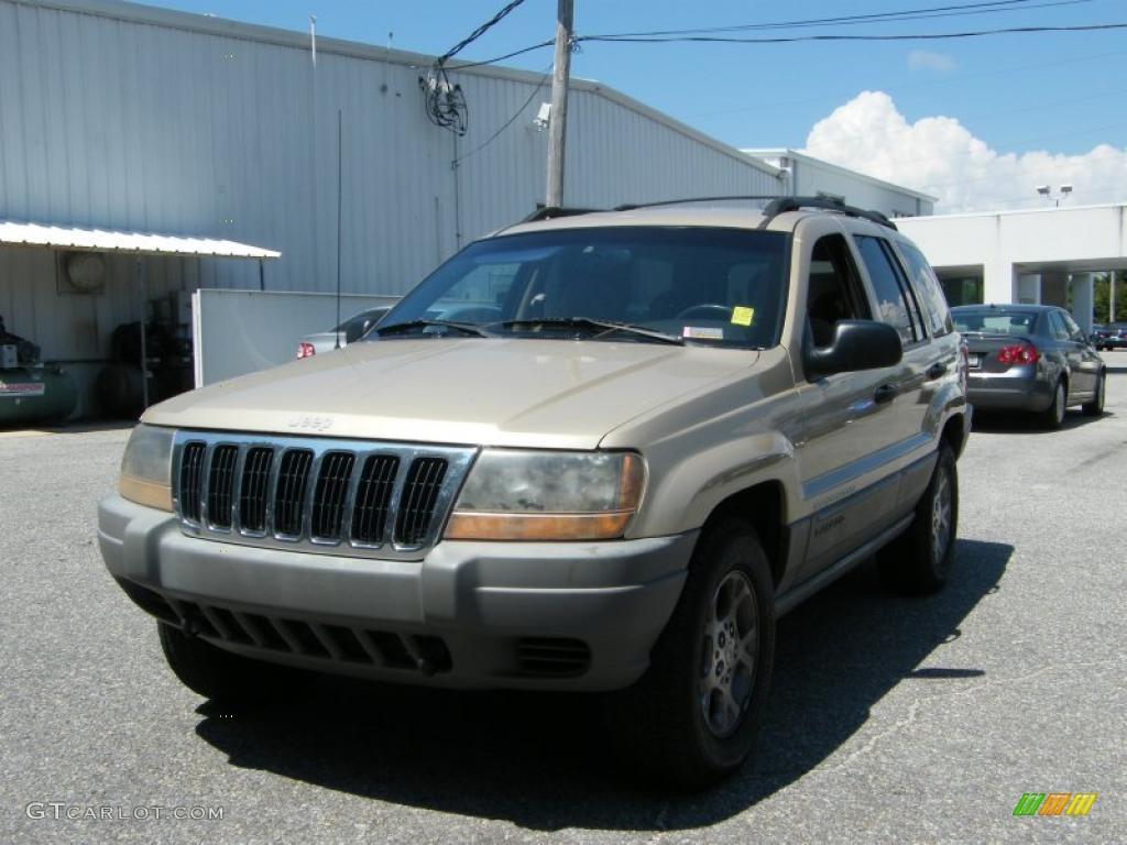 Champagne Pearl Jeep Grand Cherokee