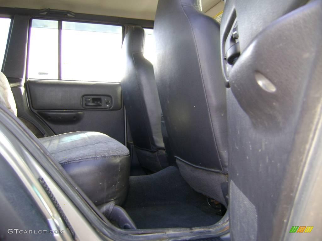 2000 Cherokee SE 4x4 Right Hand Drive - Silverstone Metallic / Agate Black photo #12