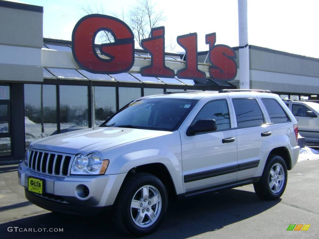 2005 Grand Cherokee Laredo 4x4 - Bright Silver Metallic / Medium Slate Gray photo #1